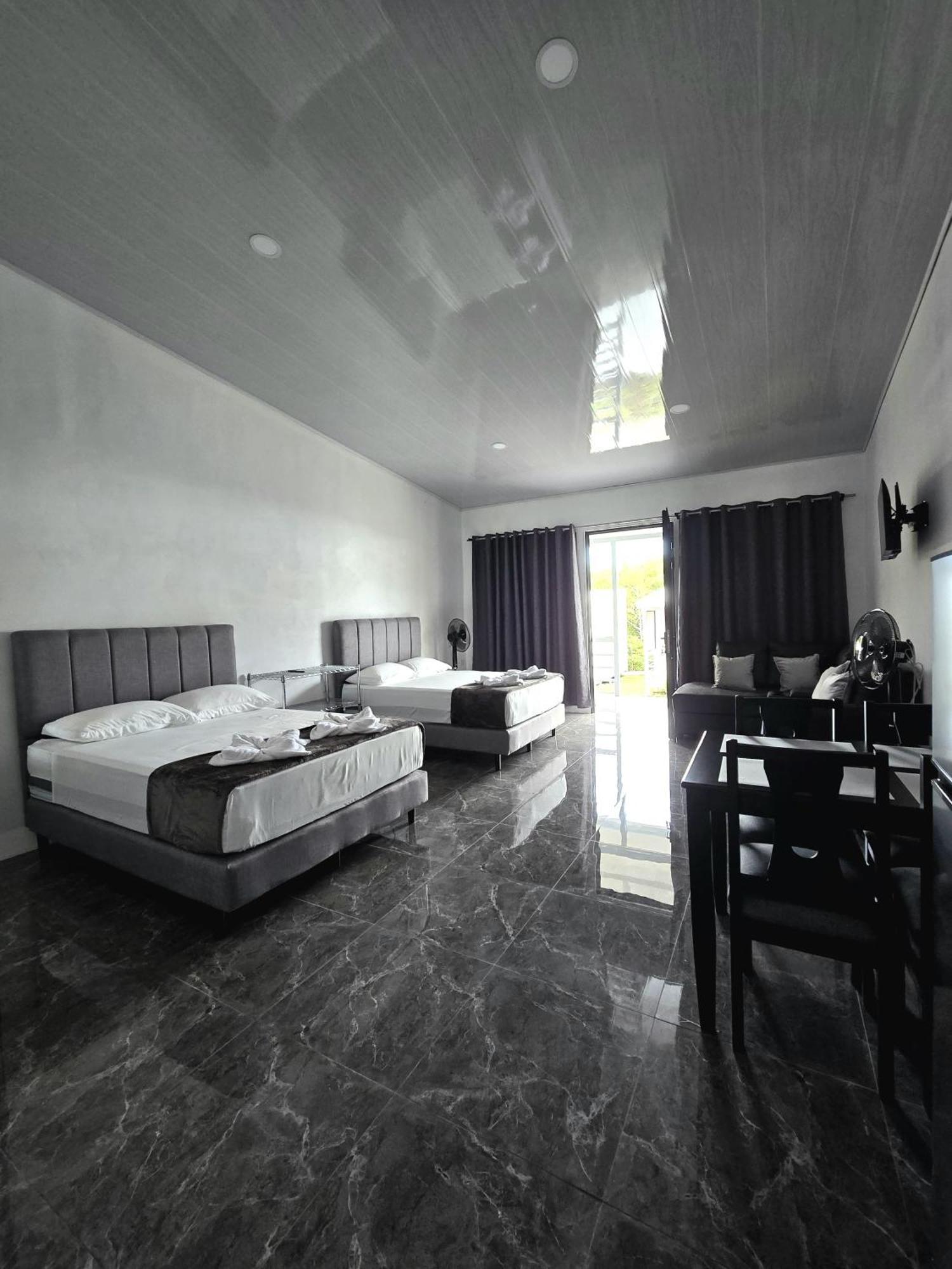 Cattleya Living *