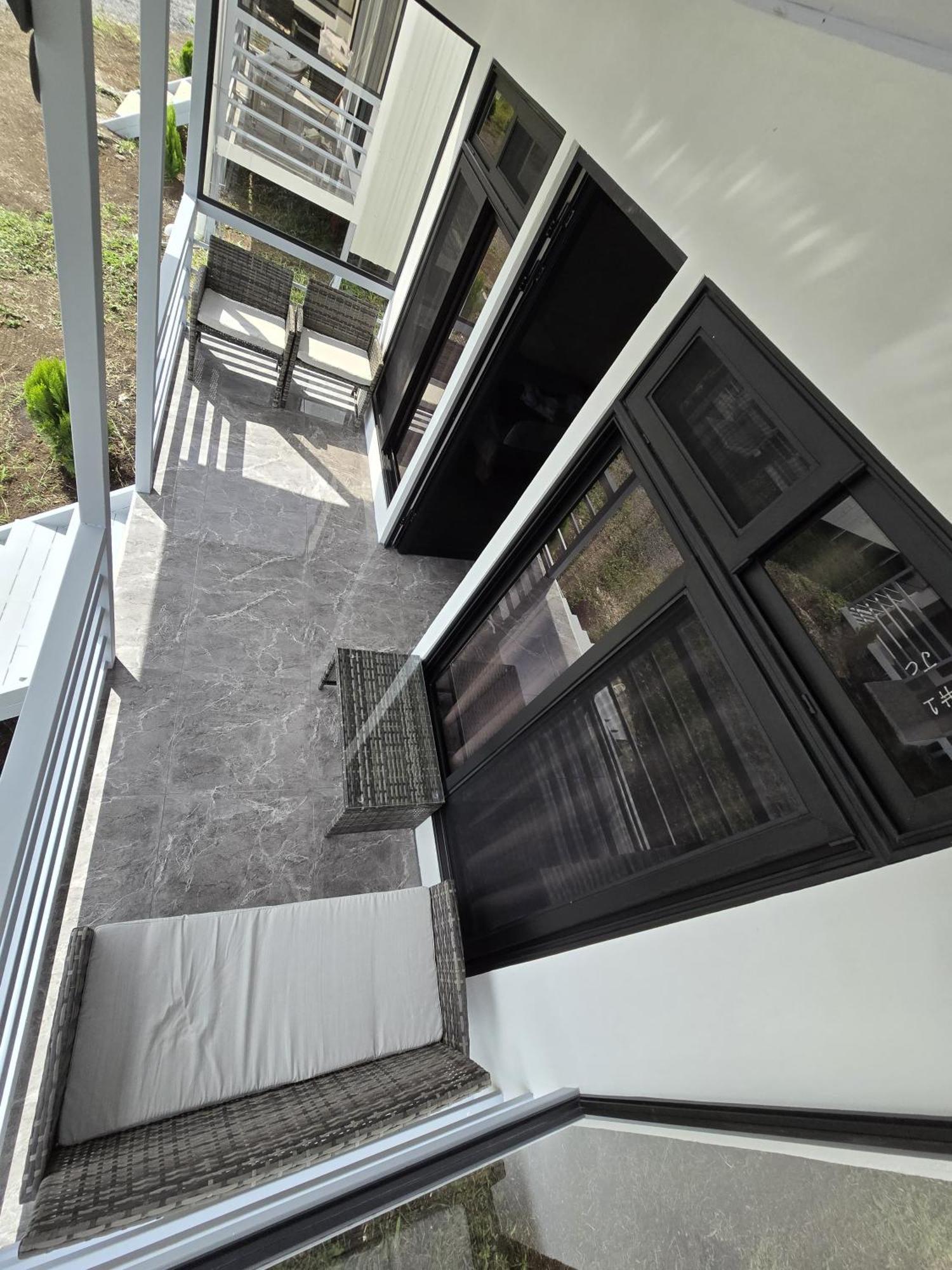 Lodge Cattleya Living *