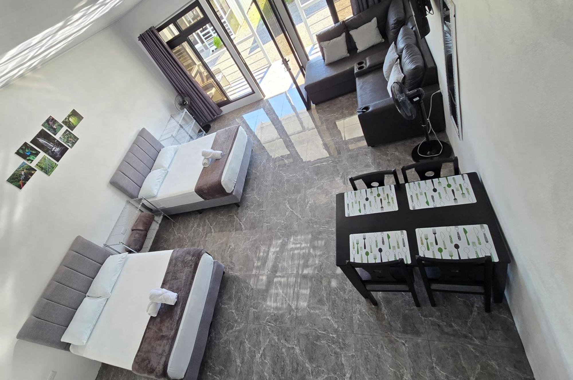 Lodge Cattleya Living *