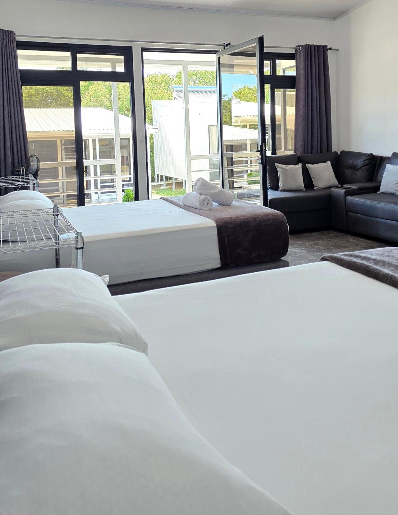 Lodge Cattleya Living